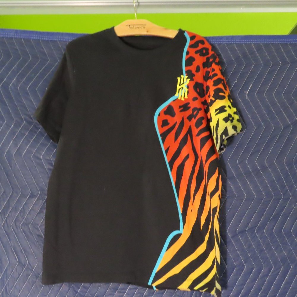 Men's Nike Graphic Animal Print T-shirt